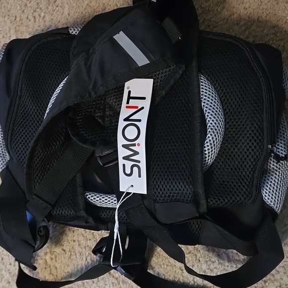 NWT Pet Carrier Backpack for Dogs - Black and Gray - Picture 8 of 8